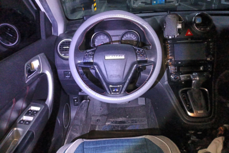 哈弗H6 2016款 升级版 1.5T 自动两驱精英型中控内饰13