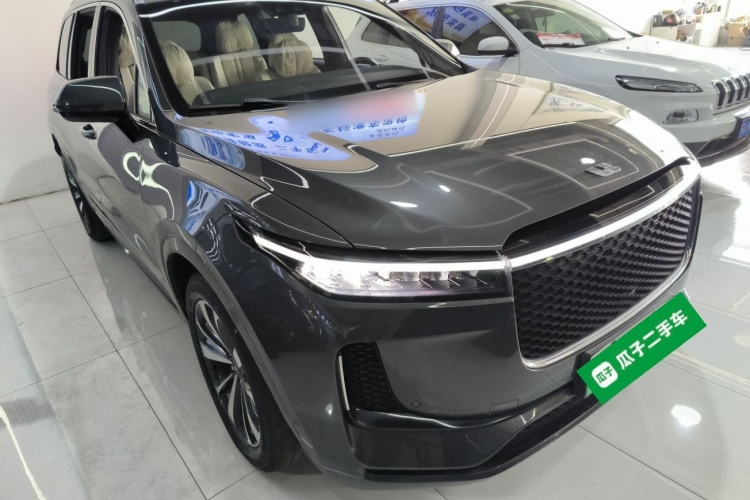 理想汽车 理想ONE 2020款 增程6座版车身外观3