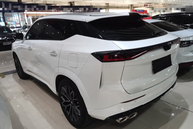 长安UNI-Z 2025款 1.5T 尊贵型车身外观6003