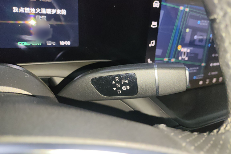 小鹏P7 2023款 P7i 702 Pro局部细节18