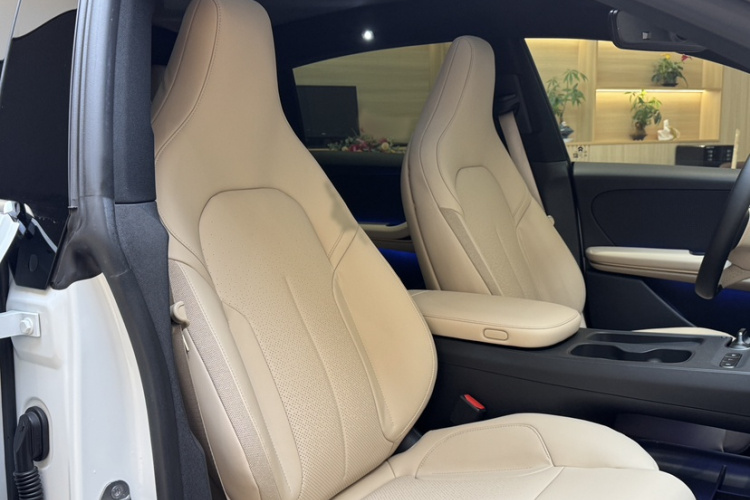 蔚来ET5 2022款 75kWh中控内饰7003