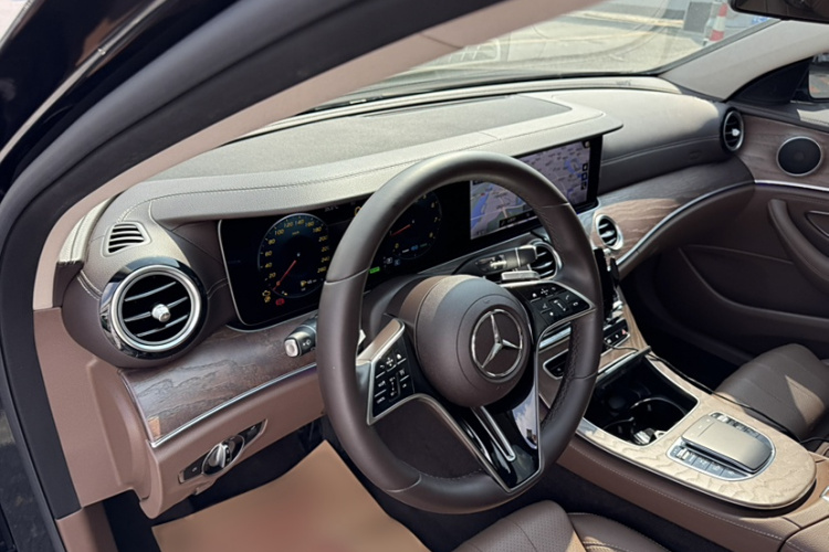 奔驰E级 2021款 E 260 L中控内饰7008