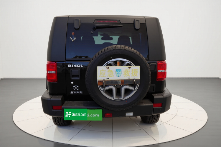 北京越野 北京BJ40 2016款 40L 2.3T 自动四驱尊享版车身外观6