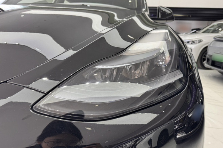 特斯拉 Model Y 2023款 长续航全轮驱动版局部细节36