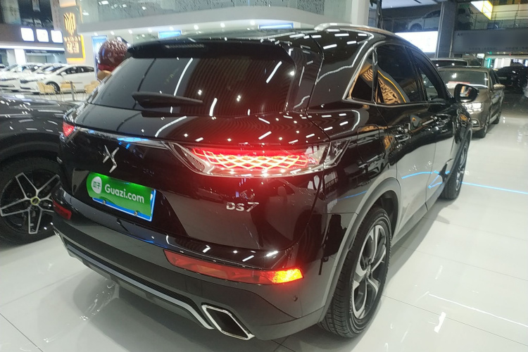 DS 7 2018款 45THP 里沃利先锐版车身外观7
