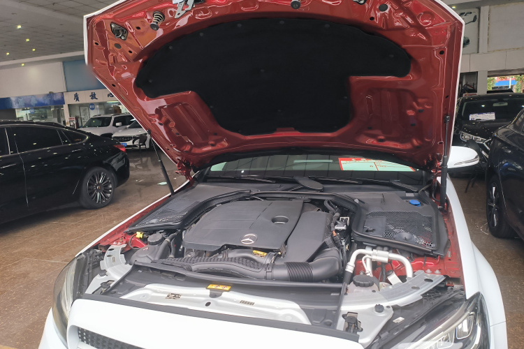 奔驰C级 2019款 C 260 L 运动版机舱底盘24