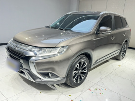 三菱 欧蓝德 2019款 2.0L 两驱畅享版 5座 国VI
