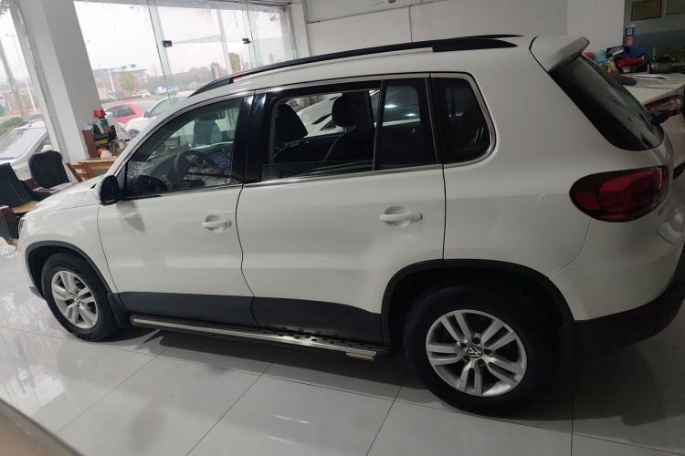 大众 途观 2016款 300TSI 自动两驱风尚版车身外观4