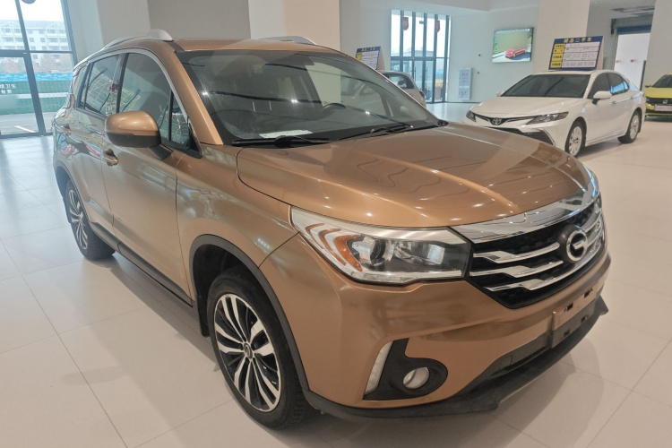 广汽传祺 传祺GS4 2015款 200T G-DCT豪华版车身外观3