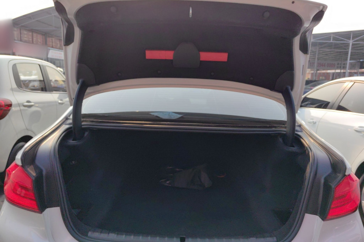 宝马5系 2018款 528Li 上市特别版机舱底盘23