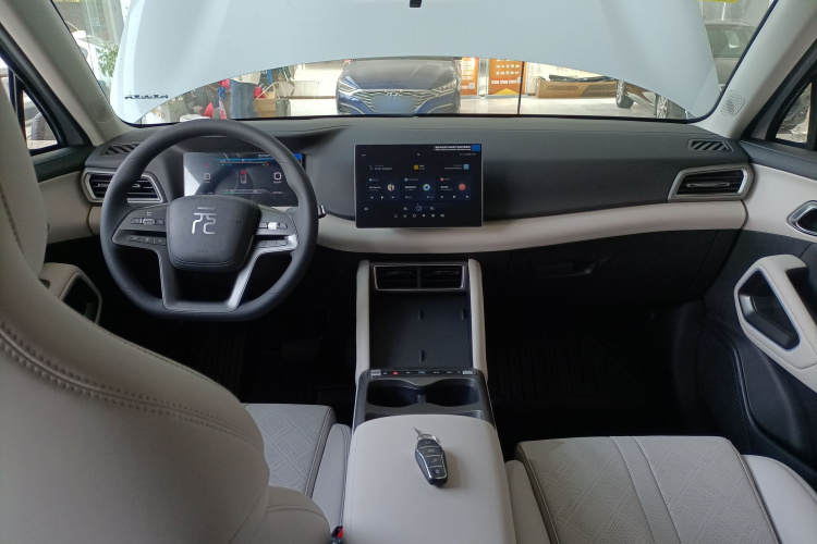 比亚迪 元UP 2025款 301KM 领航型中控内饰7002