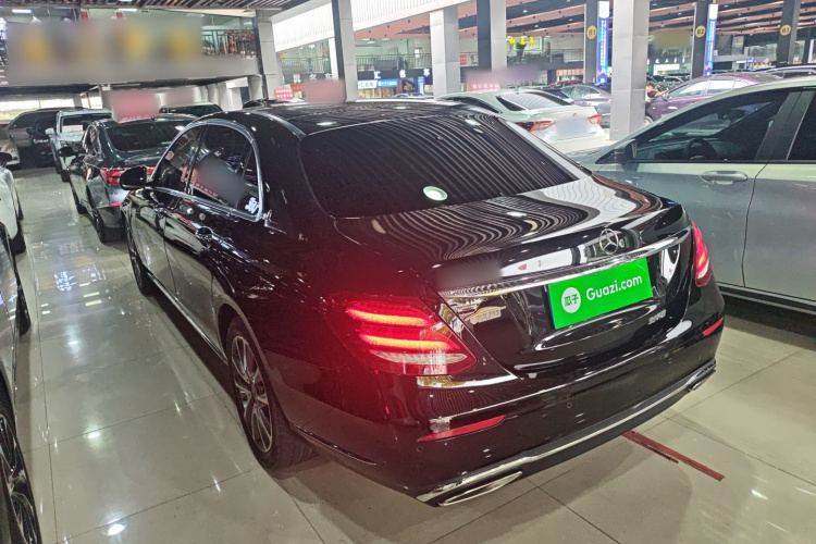 奔驰E级 2020款 改款 E 260 L车身外观4
