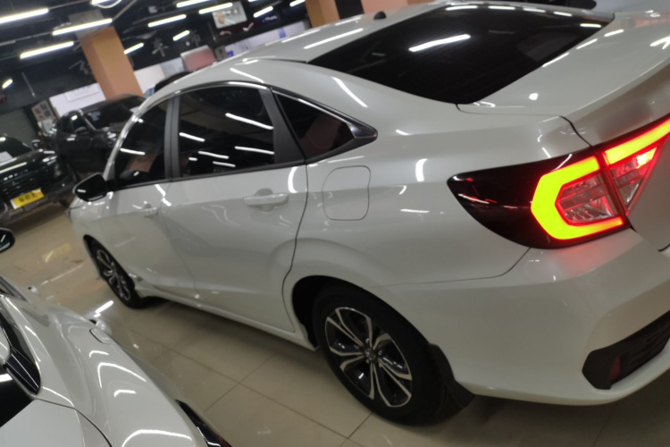 本田 享域 2022款 180TURBO CVT舒享版车身外观4