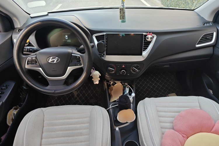 现代 悦纳 2020款 1.4L 手动GLS炫酷版中控内饰12