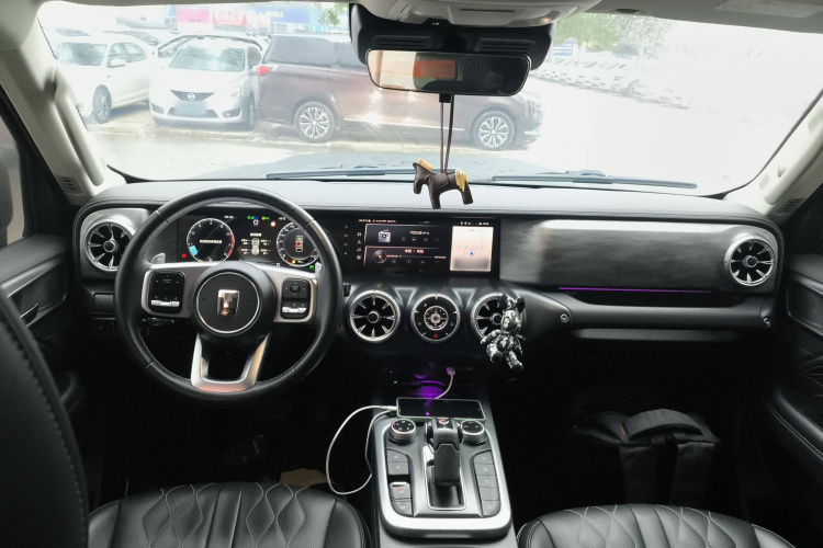 坦克300 2021款 越野版 2.0T 挑战者中控内饰12