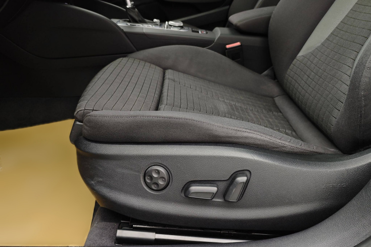 奥迪A3 2017款 Limousine 40 TFSI 运动型中控内饰7011