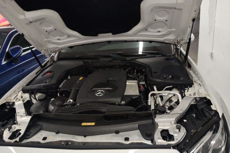 奔驰E级 2019款 E 300 L 运动豪华型局部细节24