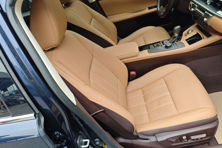 雷克萨斯ES 2015款 300h 舒适版局部细节41