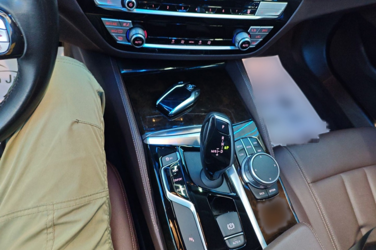 宝马5系 2020款 525Li 豪华套装局部细节18