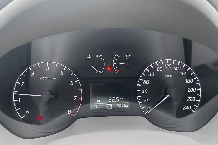 日产 轩逸 2012款 1.8XE CVT舒适版车身外观6013