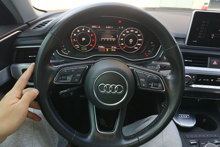 奥迪A4L 2018款 30周年年型 40 TFSI 时尚型局部细节13