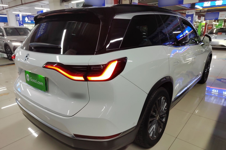 蔚来ES8 2020款 580KM 六座版车身外观7