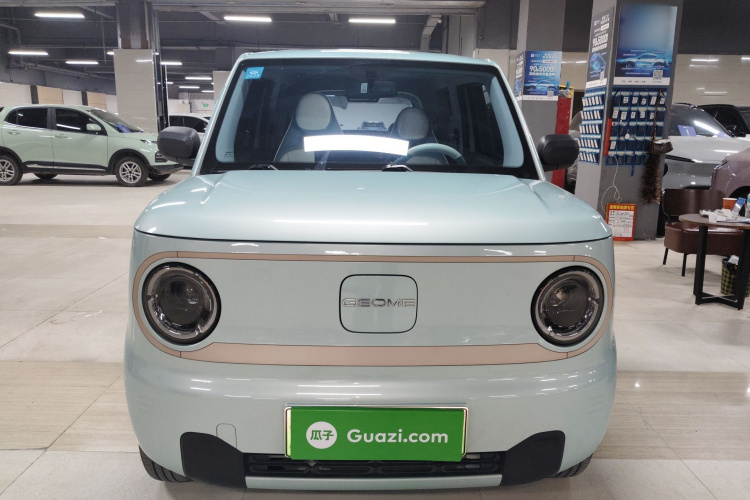 吉利银河 2023款 熊猫mini 200km 耐力熊车身外观2