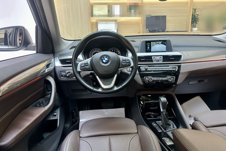 宝马X1 2019款 sDrive18Li 尊享型中控内饰7005