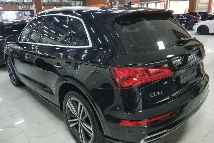 奥迪Q5L 2020款 45 TFSI 尊享风雅型车身外观4