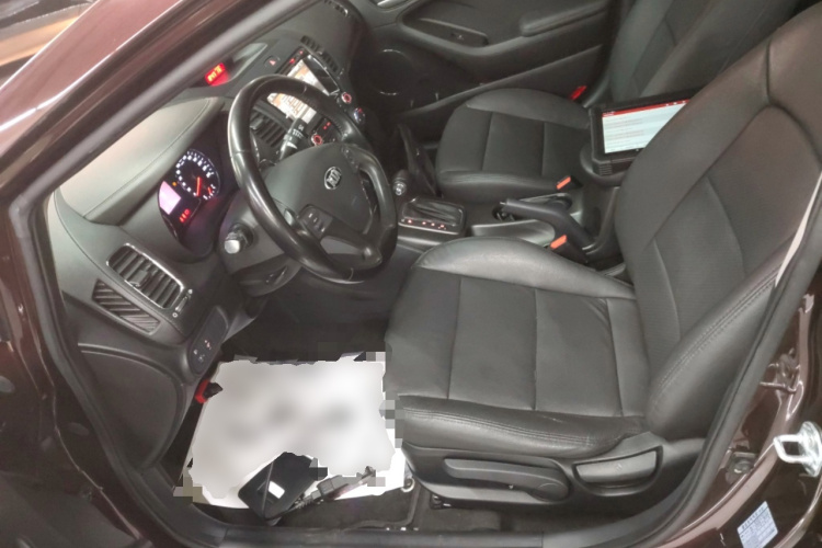 起亚K3 2013款 1.6L 自动GLS局部细节19