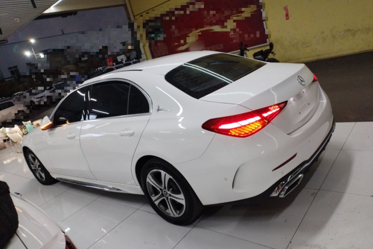 奔驰C级 2022款 改款 C 200 L 运动版车身外观4