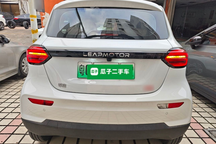 零跑汽车 零跑T03 2025款 403舒享版车身外观6