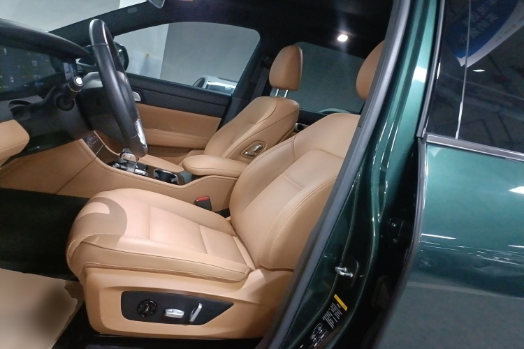 理想汽车 理想ONE 2021款 增程6座版中控内饰19