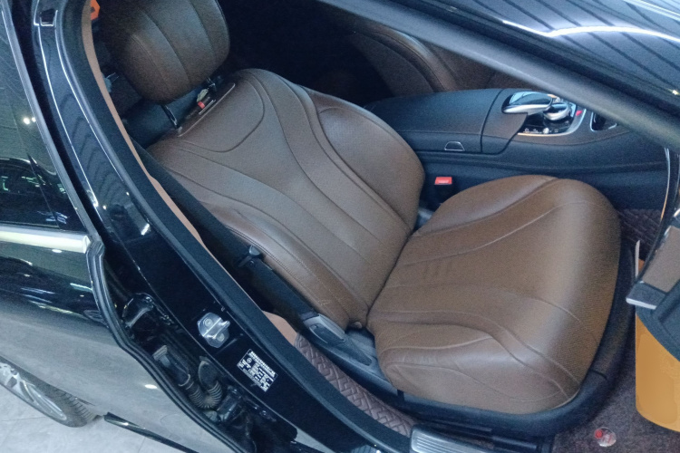 奔驰S级 2018款 S 450 L 4MATIC 卓越特别版局部细节41