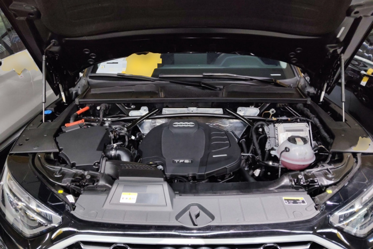 奥迪Q5L 2022款 改款 40T 豪华动感型机舱底盘24