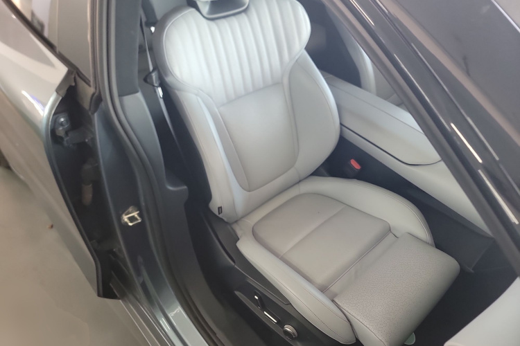 领克Z10 2024款 95kWh 702km四驱智驾Ultra局部细节41