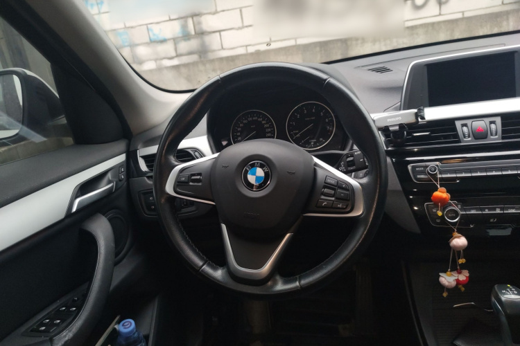 宝马X1 2018款 sDrive18Li 时尚型中控内饰13