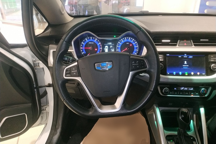 吉利汽车 远景X3 2017款 1.5L 自动尊贵型中控内饰13