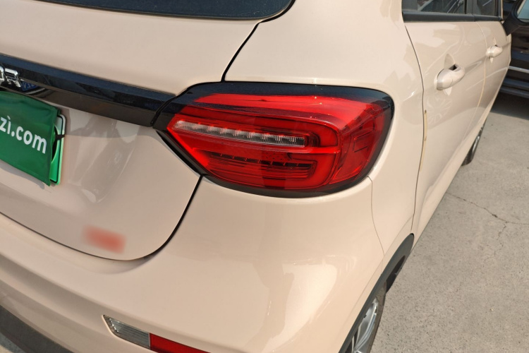 零跑汽车 零跑T03 2024款 403舒享版车身外观9