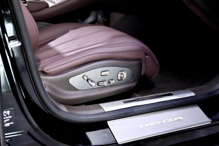 腾势Z9GT 2024款 1100四驱Max首发版中控内饰7006