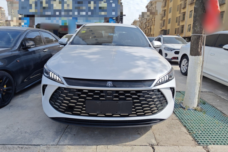 比亚迪 秦PLUS 2023款 冠军版 DM-i 55KM领先型车身外观2