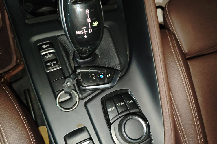 宝马X1 2020款 sDrive20Li 时尚型中控内饰7002