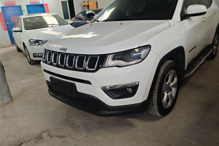 Jeep 指南者 2020款 220T 自动精英版局部细节36