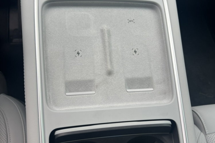 蔚来ES6 2025款 75kWh中控内饰7005