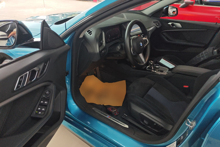宝马2系(进口) 2021款 225i 四门轿跑车 M运动曜夜套装中控内饰7003
