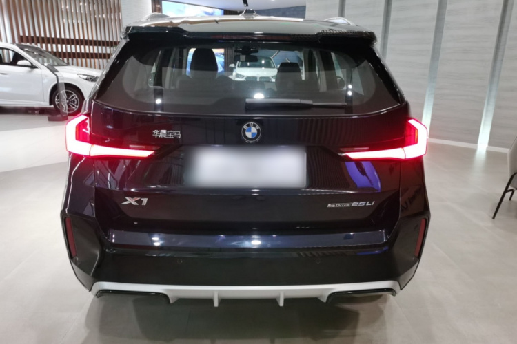 宝马X1 2023款 sDrive25Li M运动套装车身外观6004