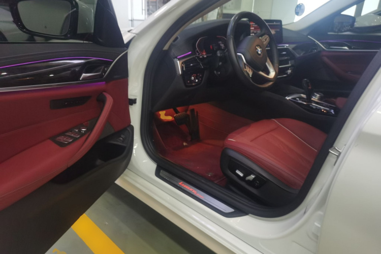 宝马5系 2021款 525Li 豪华套装中控内饰20