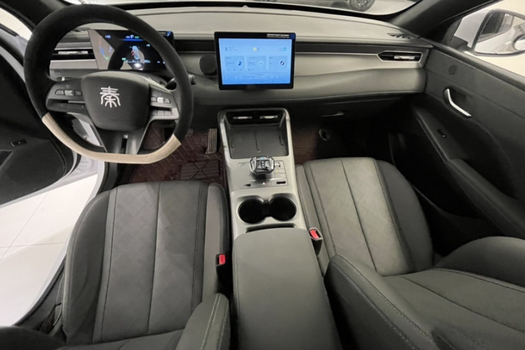 比亚迪 秦PLUS 2025款 DM-i 智驾版 55KM领先型中控内饰7006