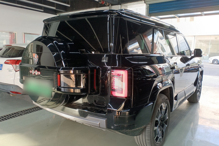 方程豹 豹8 2025款 智勇旗舰版 6座车身外观6005