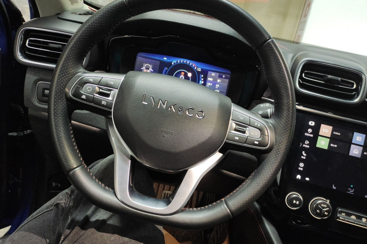 领克02 2018款 1.5T DCT两驱劲Pro版 国V中控内饰13